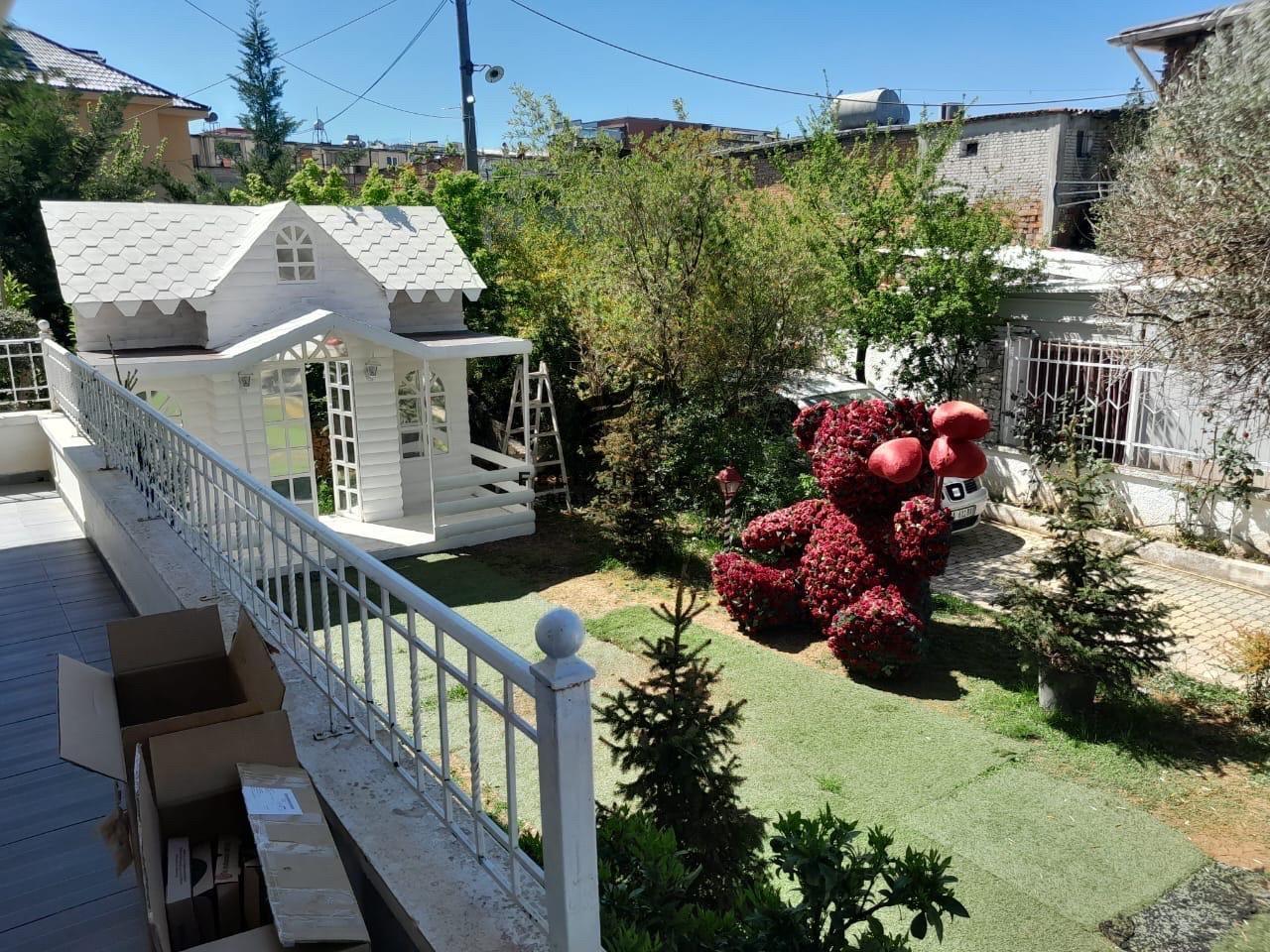 VILLA WITH 500 m2 YARD, CINEMA STUDIO 1,500 EURO