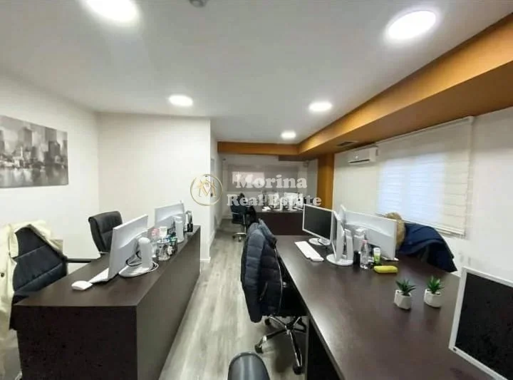 Tirane, vendo attività commerciale Piano 2, 200 m² 1.060.000 € (Blloku)