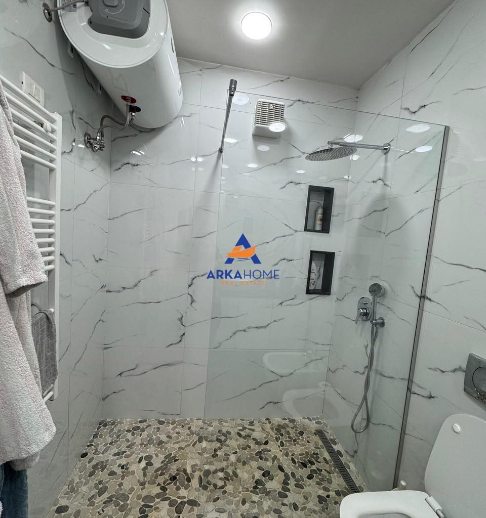 JEPET ME QERA APARTAMENT 3+1+BALLKON "TE KOMPLEKSI DELIJORGJ
