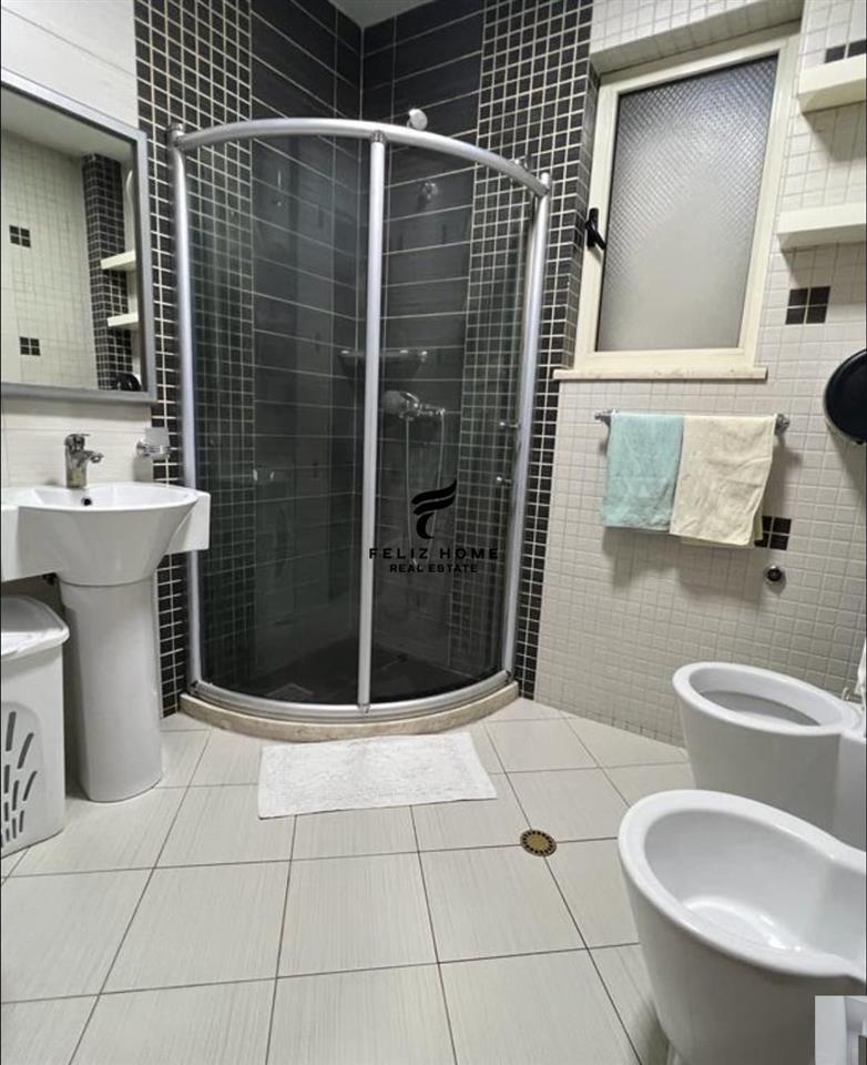 HOUSE FOR SALE 210 M2 MYSLYM SHYRI 500,000 EURO