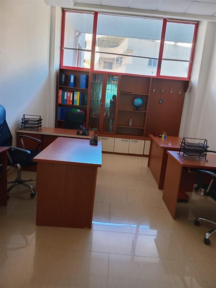 18068276 AMBIENT BIZNESI ZYRE ME QERA VOLLGA DURRES