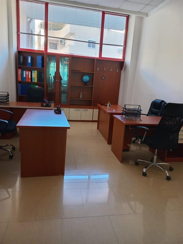 18068276 AMBIENT BIZNESI ZYRE ME QERA VOLLGA DURRES