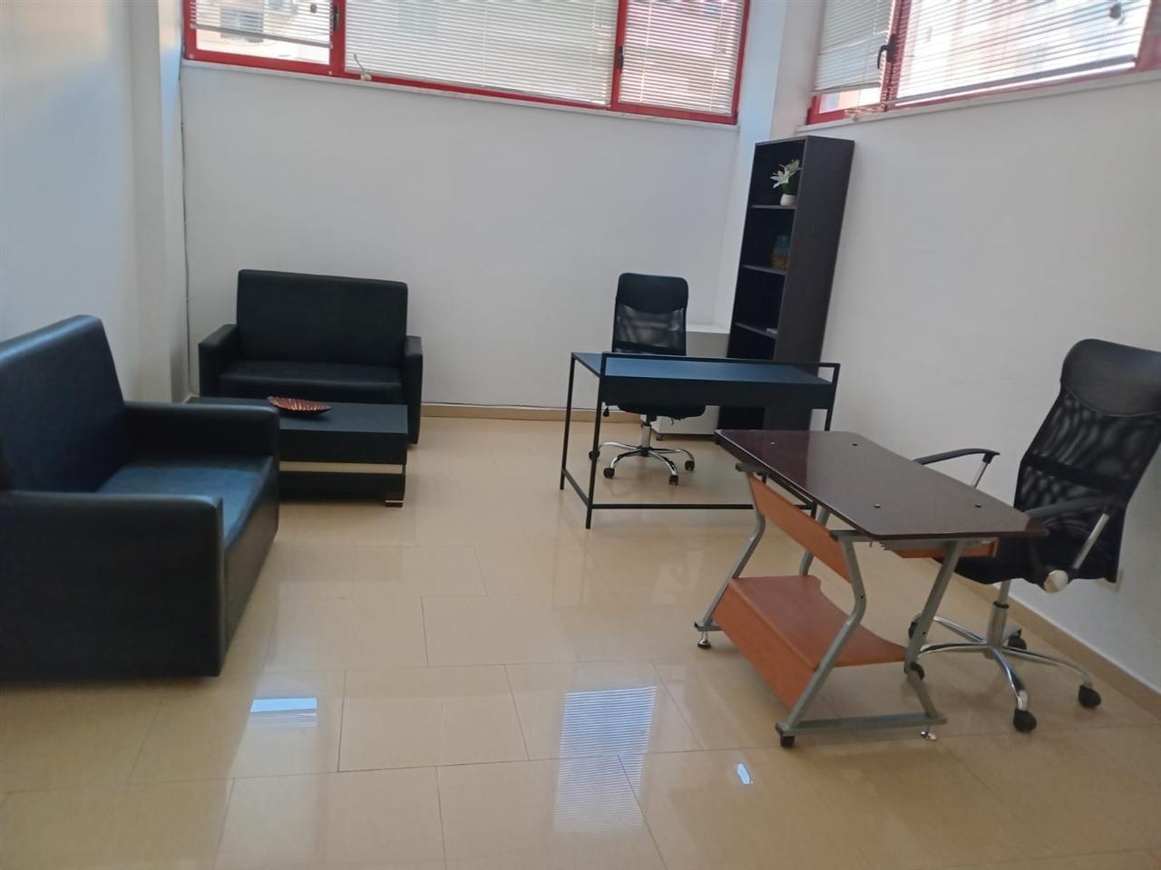 18068276 AMBIENT BIZNESI ZYRE ME QERA VOLLGA DURRES