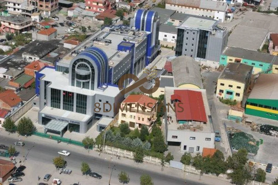 Tirane, shitet dyqan Kati 0, 300 m² 369.600 € (yzberisht)