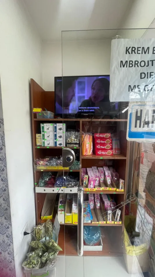 Tirane, Business Premises for Sale Ground Floor, 26 m² (Bardhyl Street)