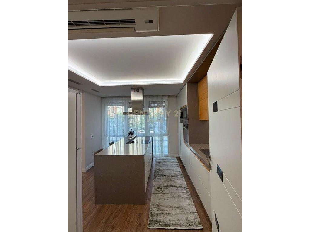 BLLOKU GINTASH, LAPRAKË, VENDI PER VENDOSJENI APARTAMENT 2+1+2