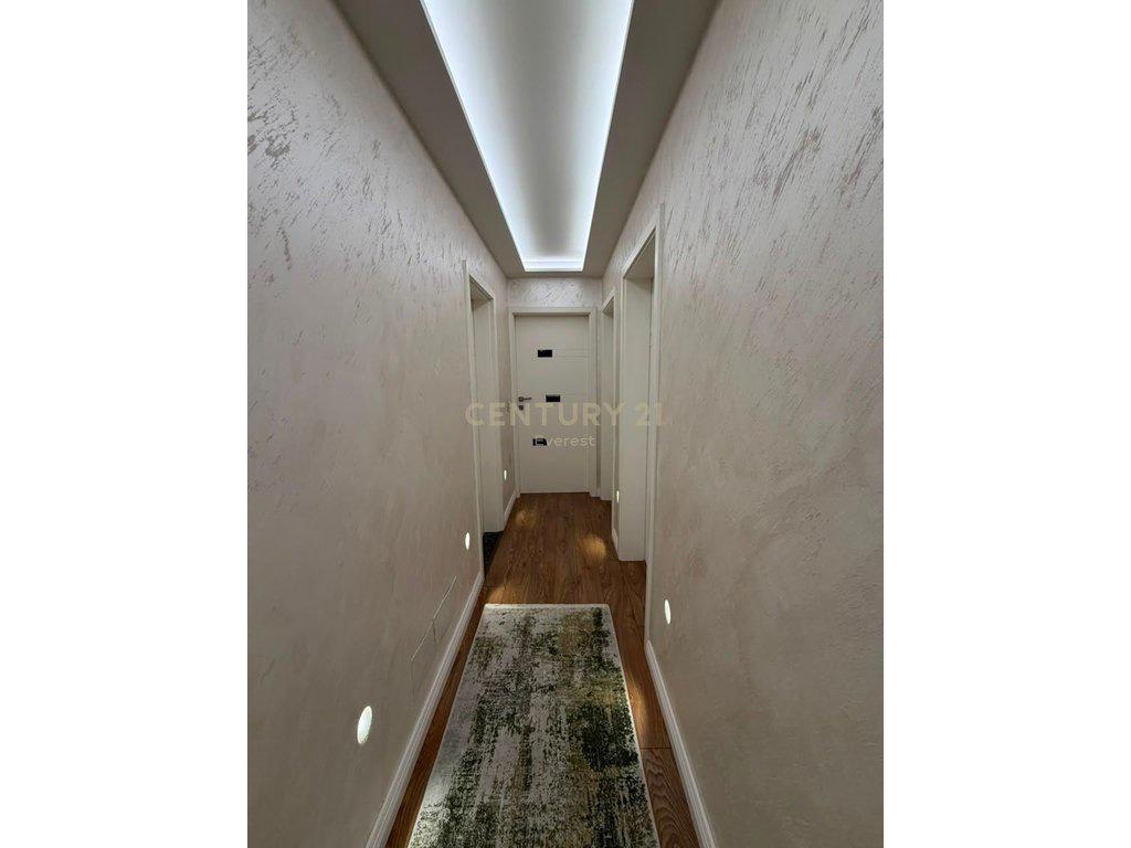 BLLOKU GINTASH, LAPRAKË, VENDI PER VENDOSJENI APARTAMENT 2+1+2