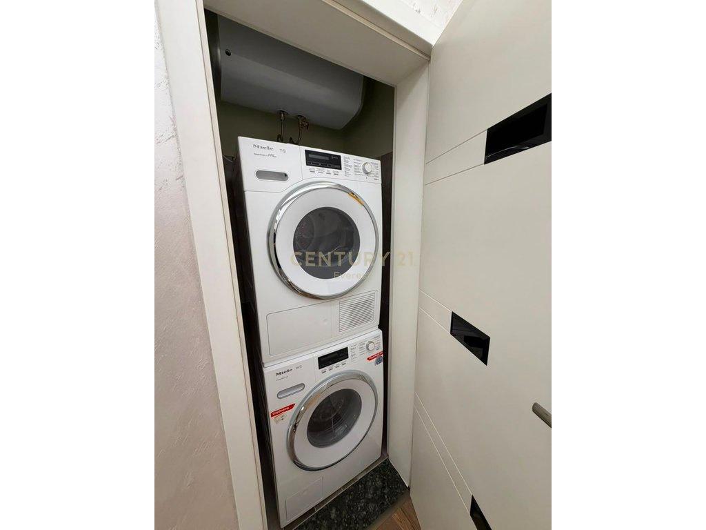 BLLOKU GINTASH, LAPRAKË, VENDI PER VENDOSJENI APARTAMENT 2+1+2
