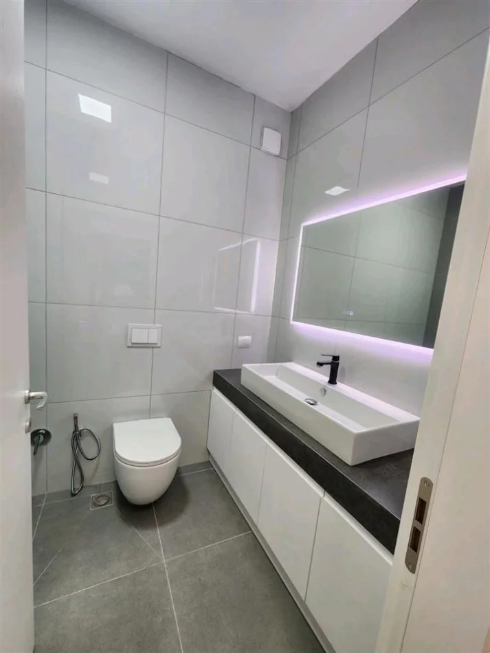 Tirane, jepet me qera apartament 2+1+Aneks+Ballkon Kati 3, 115 m² 1.000 € (KOPSHTI ZOOLOGJIK)