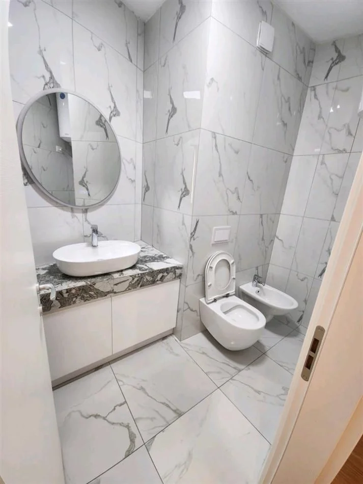 Tirane, jepet me qera apartament 2+1+Aneks+Ballkon Kati 3, 115 m² 1.000 € (KOPSHTI ZOOLOGJIK)