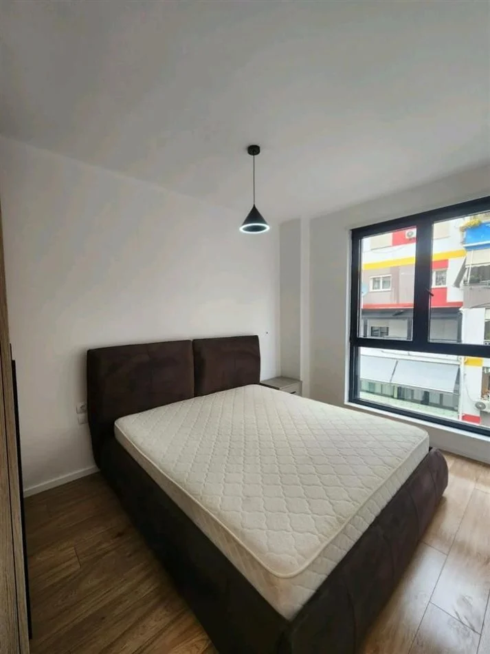 Tirane, jepet me qera apartament 2+1+Aneks+Ballkon Kati 3, 115 m² 1.000 € (KOPSHTI ZOOLOGJIK)