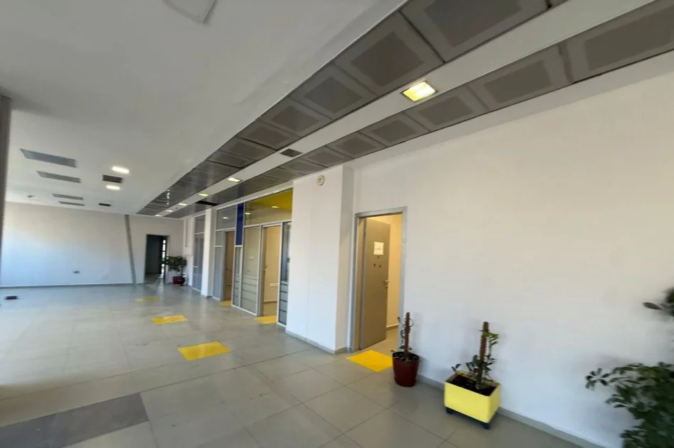 Tirane, Business Premises for Sale, 2nd Floor, 667 m², €1,567,000 (Condor Center 2244200 E 2)