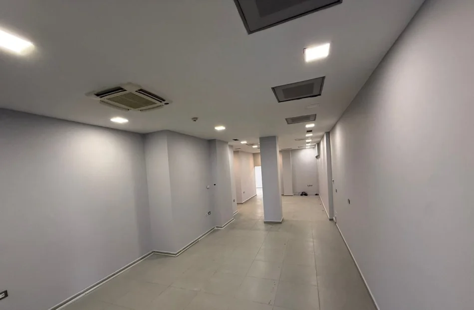 Tirane, Business Premises for Sale, 2nd Floor, 667 m², €1,567,000 (Condor Center 2244200 E 2)