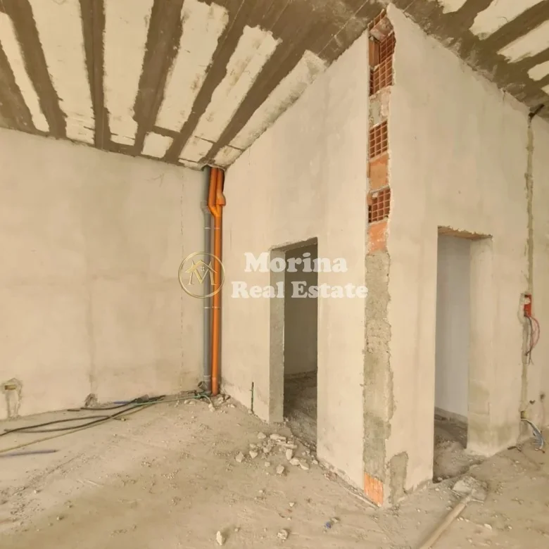 Tirane, Business Premises for Sale Ground Floor, 120 m² 270,000 € (Liqeni i Thate)
