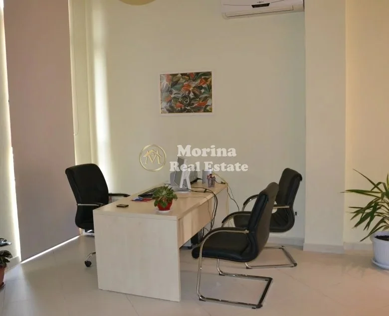 Tirane, vendita locale commerciale Piano 1, 40 m² 128.000 € (Via Dibra)