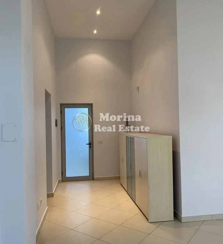 Tirane, vendita locale commerciale Piano 1, 40 m² 128.000 € (Via Dibra)
