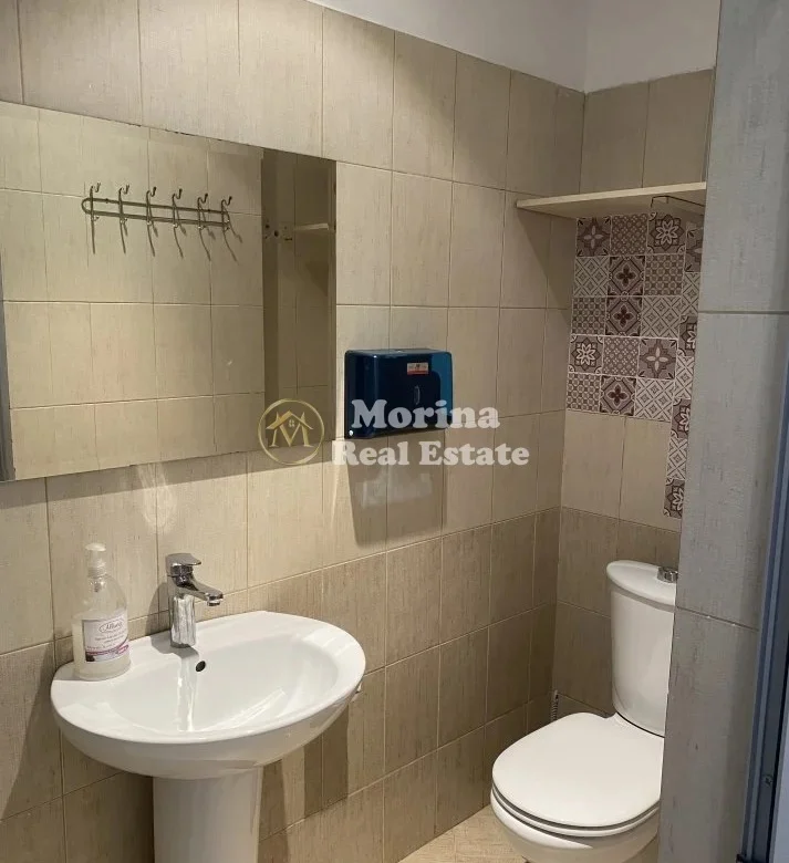 Tirane, vendita locale commerciale Piano 1, 40 m² 128.000 € (Via Dibra)