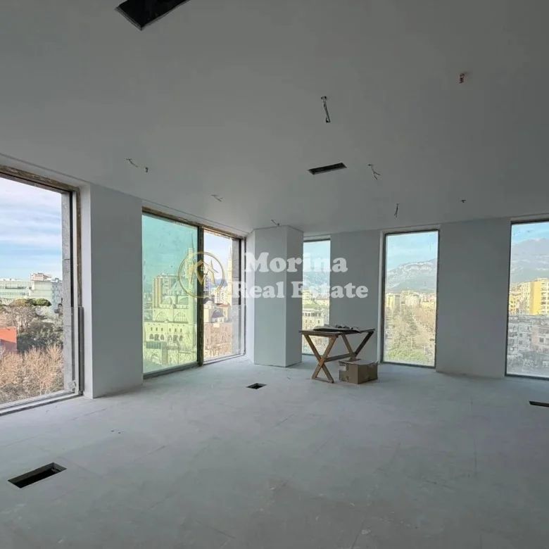 Tirane, vendita ambiente commerciale al settimo piano, 124 m², 640.000 € (Via Elbasanit)
