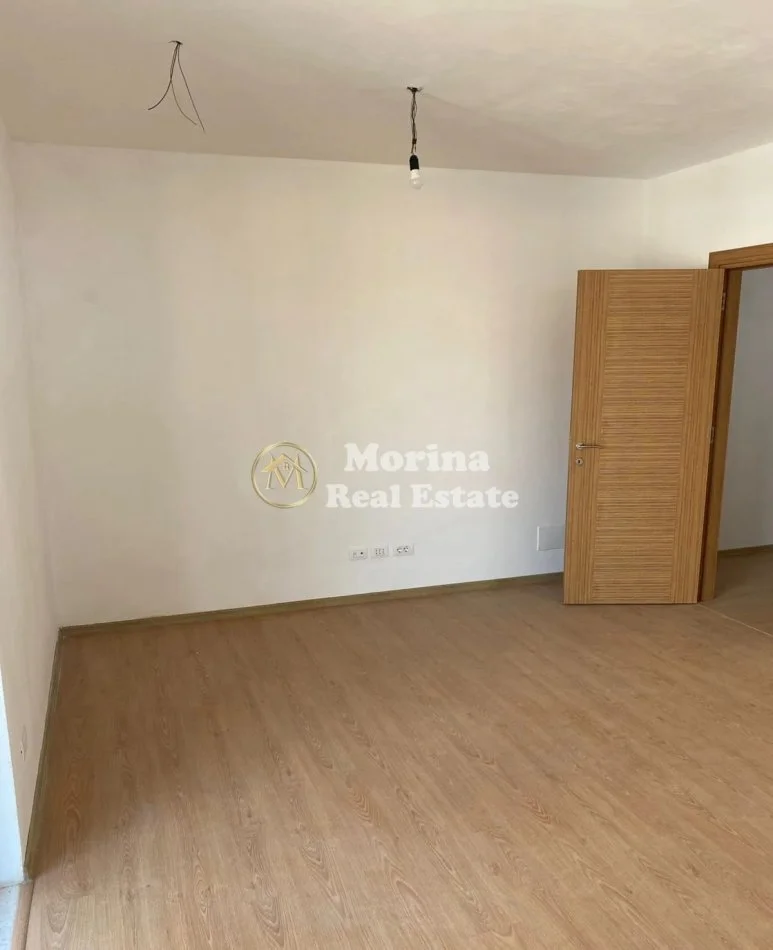 Tirane, vendesi appartamento 1+1 Piano 4, 85 m² 134.000 € (Rruga 5 Maji)
