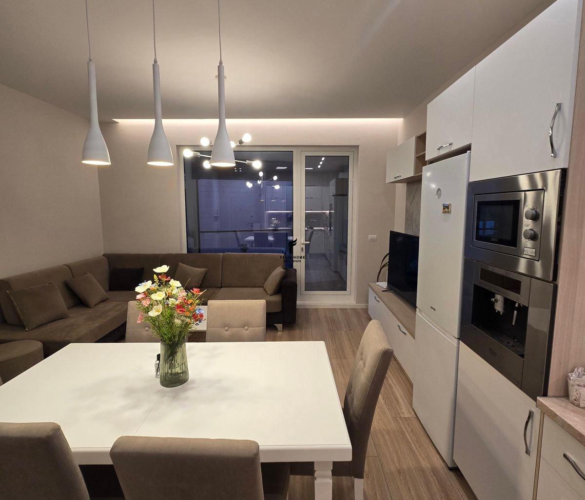 APARTAMENT ME QERA 2+1+2 BULEVARDI RI 90.000 LEKE FH-72917