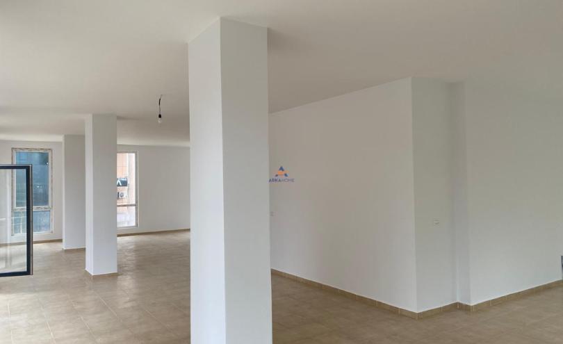 Locale con area di 200m2 "Stazione del Treno" 2500 EUR