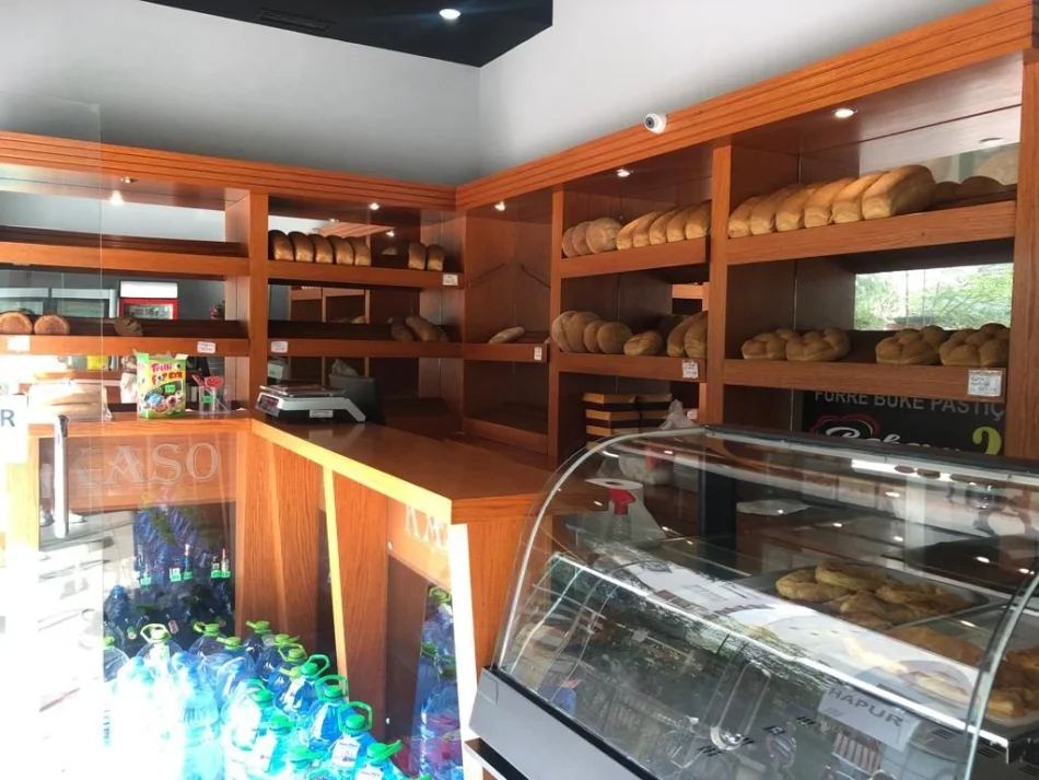 Tirane, vendito locale commerciale Piano 1, 57 m² 110.000 € (Astir)