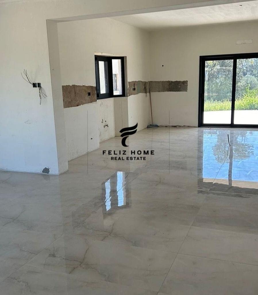 AMBIENT BIZNESI TRIPLEX ME QERA STACIONI I TRENIT 750.000 LE