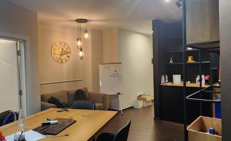 Appartamento al piano terra di 108m2 in Via Sami Frasheri, Tirana