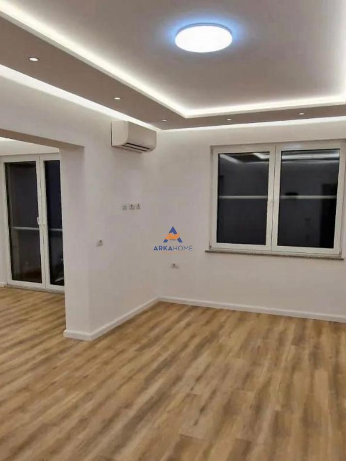 RENTAL SPACE FOR BUSINESS 120m2 "KAFE FLORA, RRUGA E DUR"