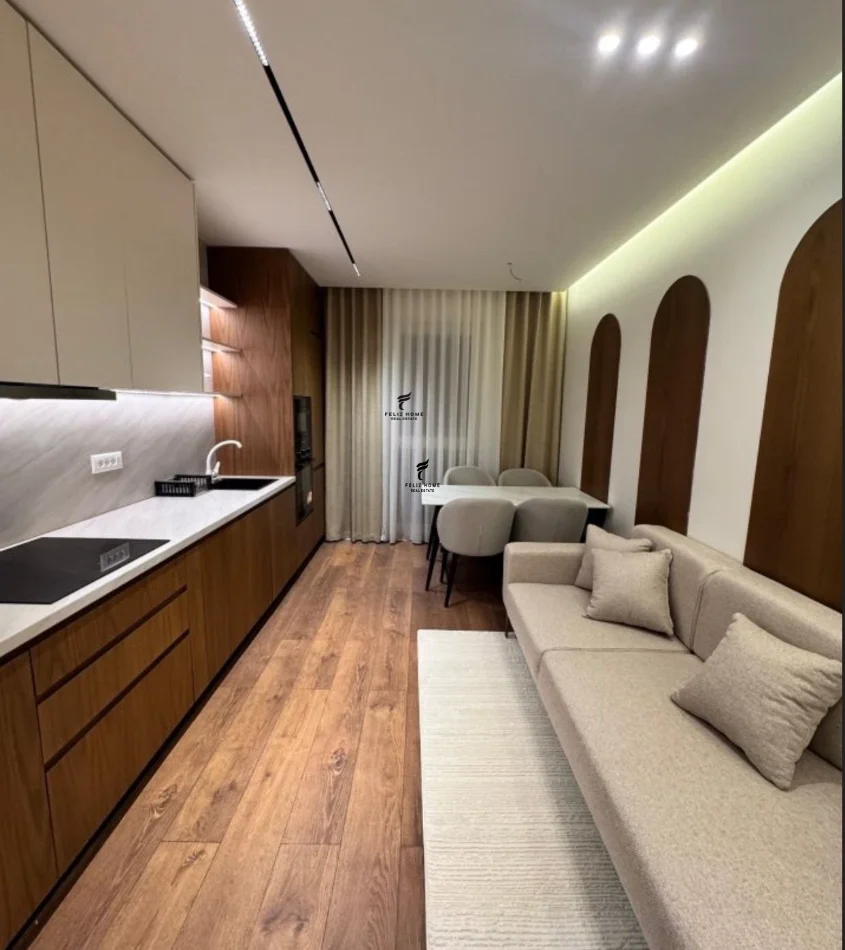 Tirana, affitto appartamento 1+1 al quarto piano, 50 m², 700 € (XHAMLLIKU)
