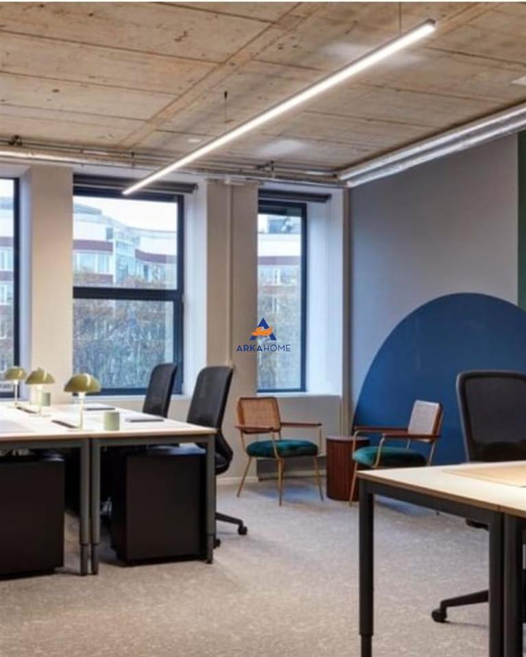JEPET ME QERA AMBIENT BIZNESI 140M2 "TE RRUGA ALI SHEFQETI,