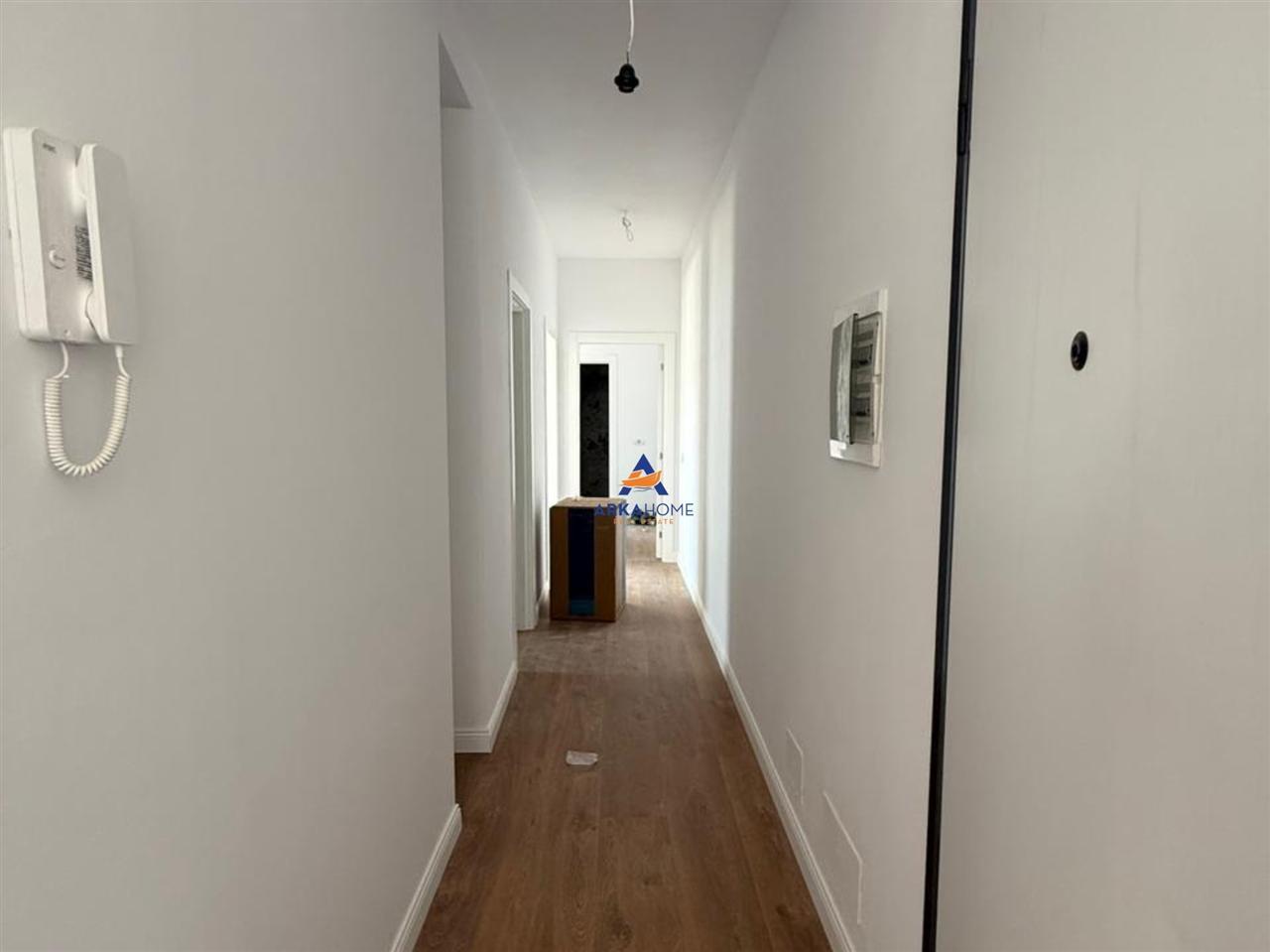 JEPET ZYRE ME QERA 116M2 "TE UNIVERS CITY,PRANE QTU" 550 EUR