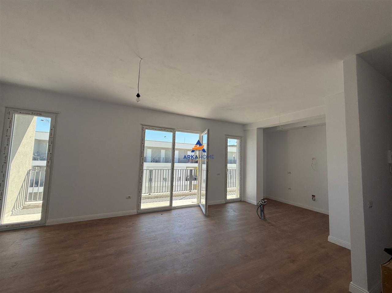 JEPET ZYRE ME QERA 116M2 "TE UNIVERS CITY,PRANE QTU" 550 EUR