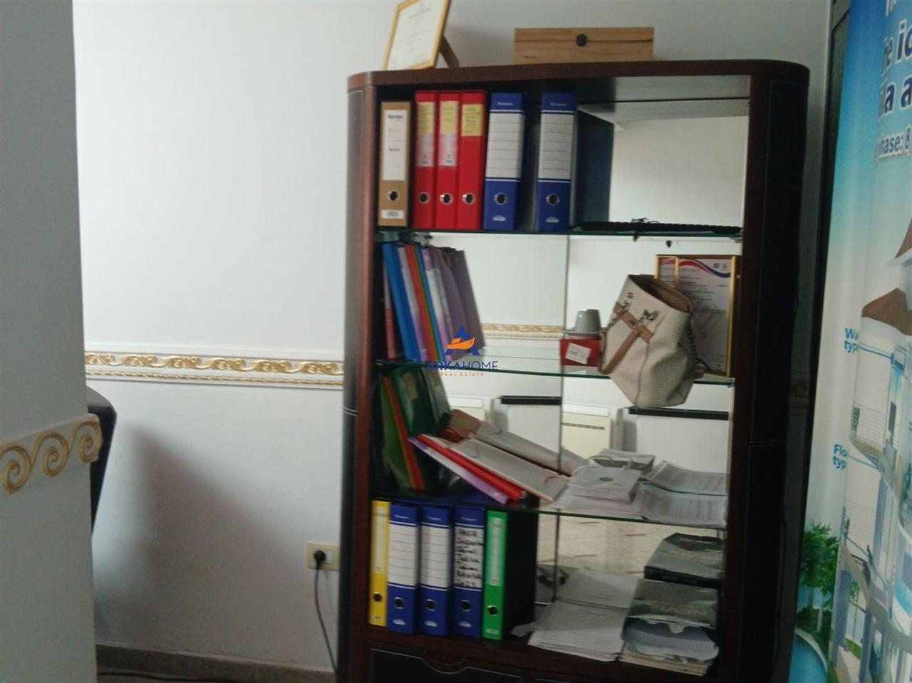 Office Space for Rent 48m2 "21 Dhjetori" 450 Euro
