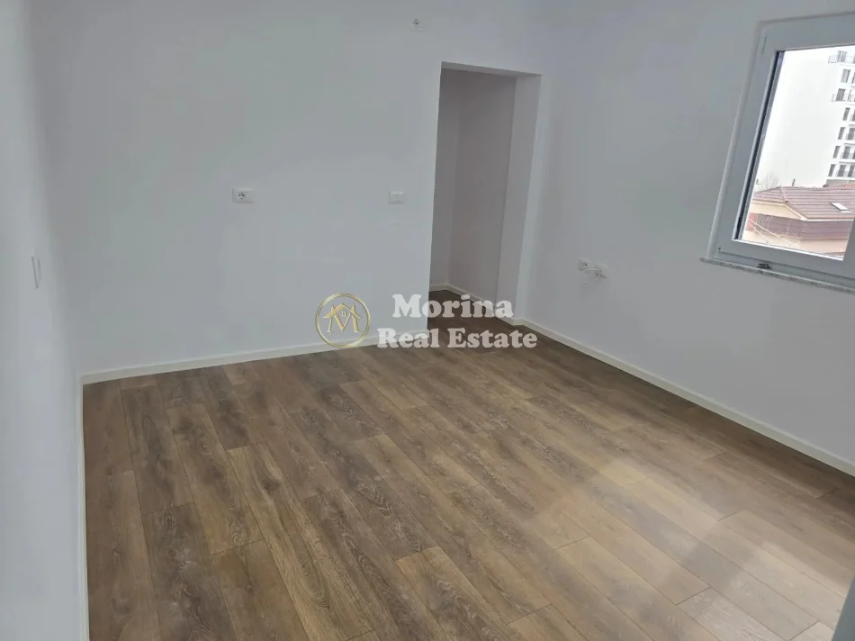 Tirane, vendesi appartamento 1+1 Piano 4, 40 m² 122.000 € (Piazza Nuova)