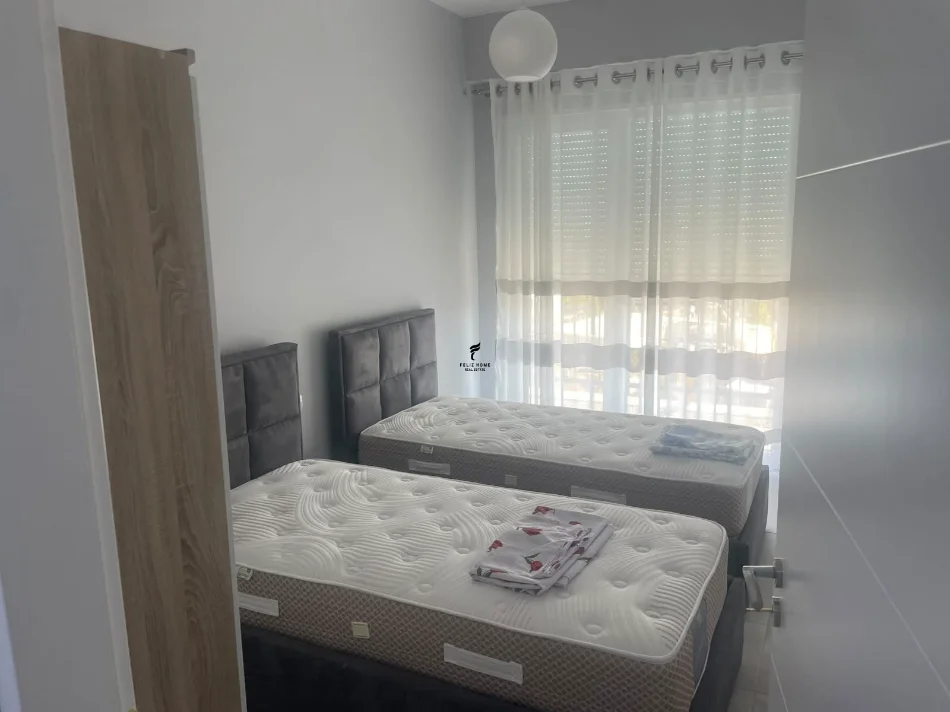 Tirane, jepet me qera apartament 2+1 Kati 7, 110 m² 700 € (BRRYLI)