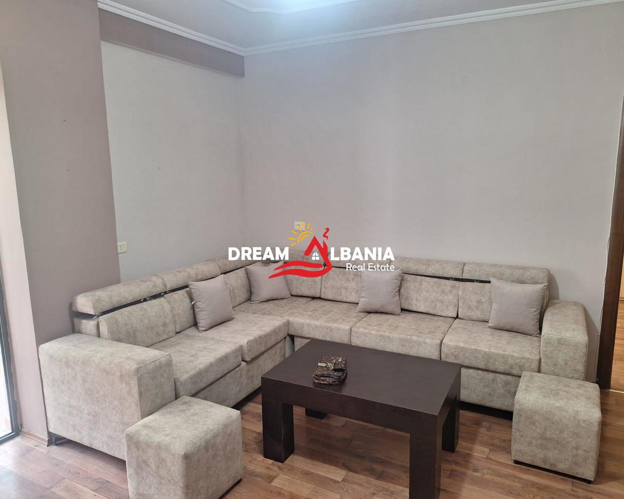 Shitet apartament 2+1+2 ne Don Bosko prane Hotel Ferrari (ID