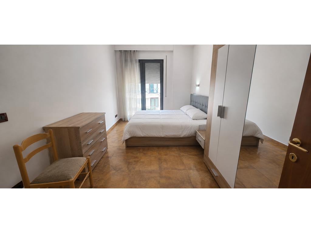 QIRA APARTAMENT 2+1+2 PRANË GARDËS SË REPUBLIKËS