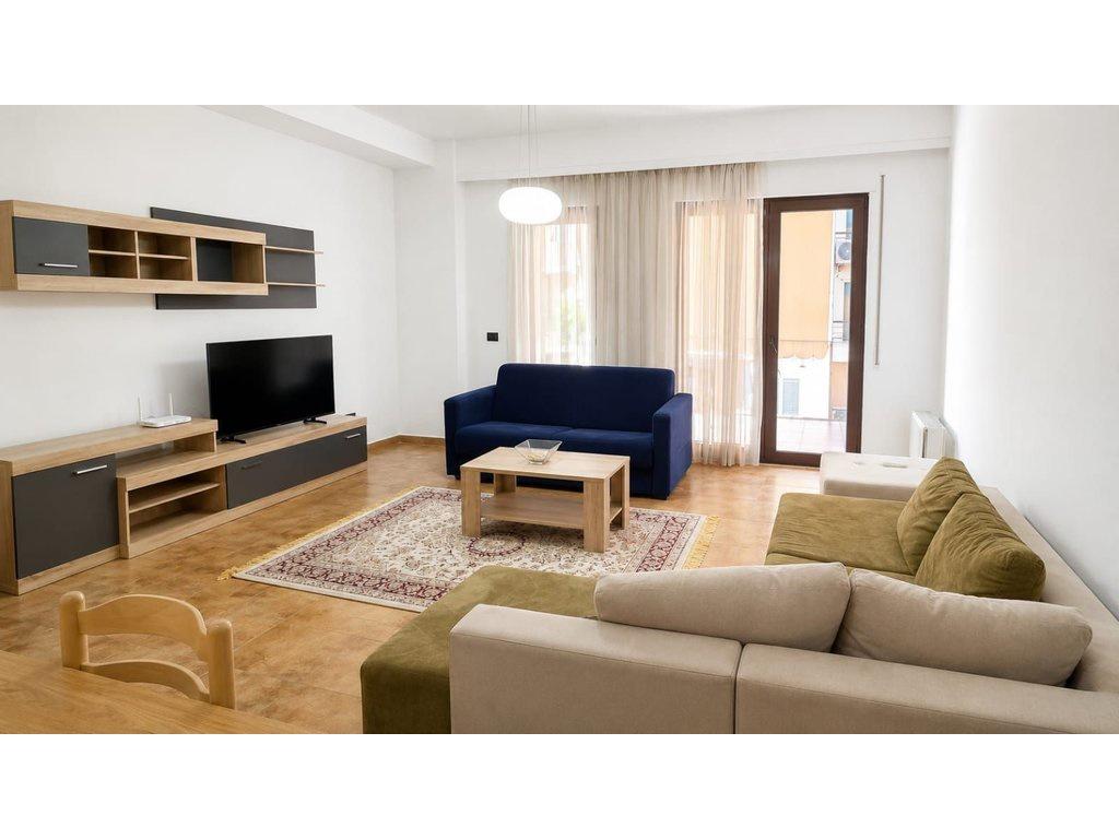 QIRA APARTAMENT 2+1+2 PRANË GARDËS SË REPUBLIKËS