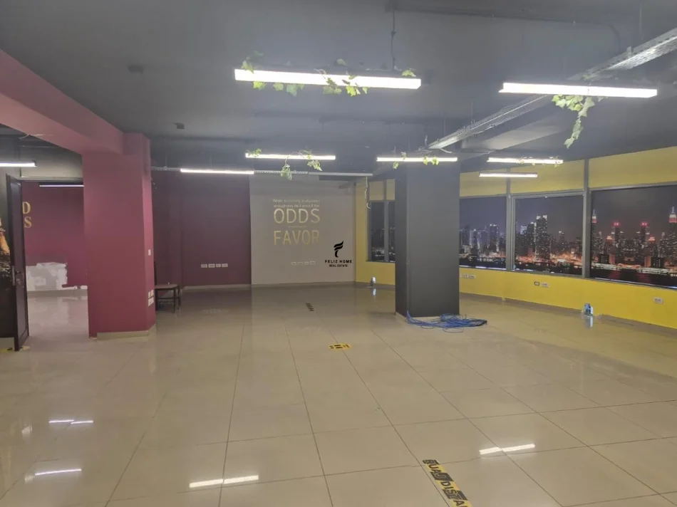 Tirane, affitto ufficio Kati 5, 258 m² 2.300 € (SELVIA)