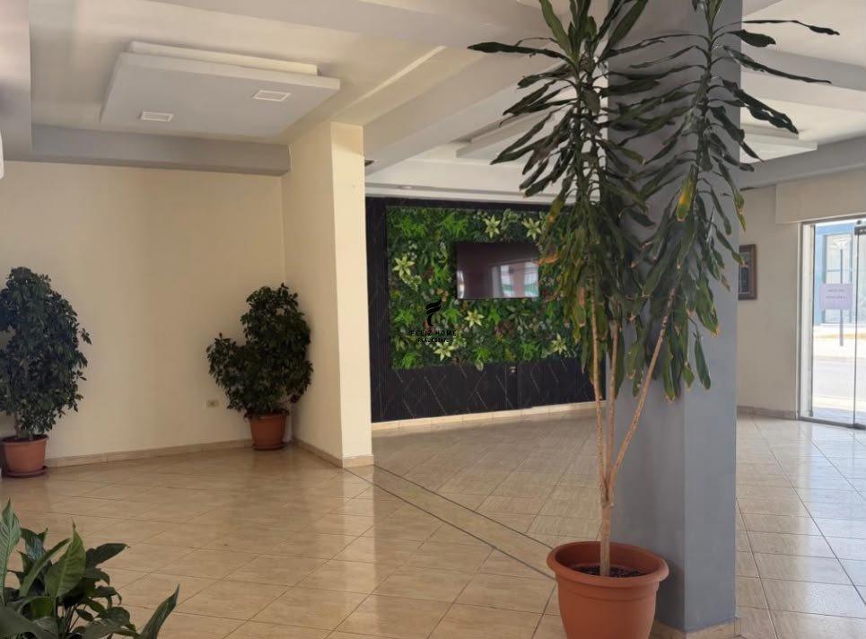 DUE PIANI COMMERCIALI DI 100 M2 DON BOSKO 100.000 LEKE FH-77062
