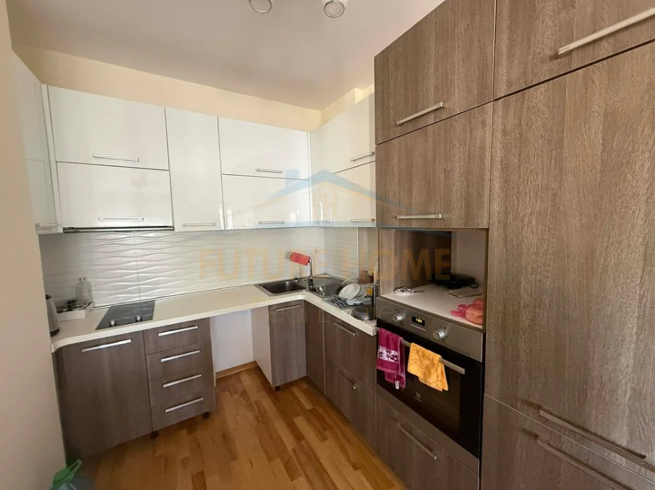 Tirane, shitet apartament 2+1+2+Ballkon Kati 6, 106 m² 164.000 € (Misto Mame)