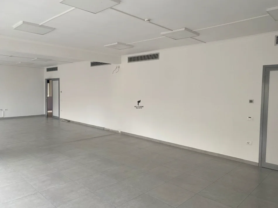Tirane, locale commerciale in affitto, 2.000 m², 14.000 € (DELIJORGJI)