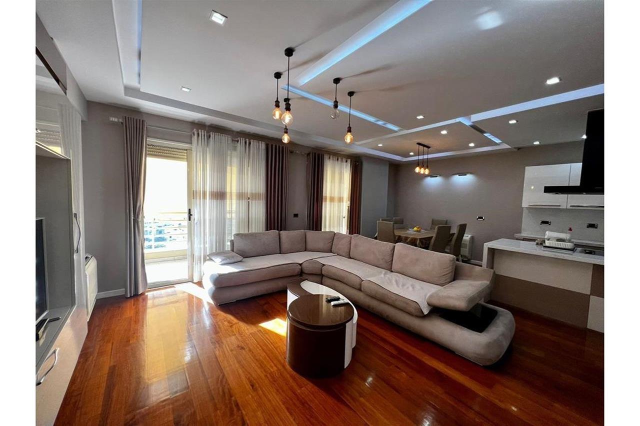 APARTAMENT MODERN 2+1+2 PER QIRA TE KOMPLEKSI PANORAMA!