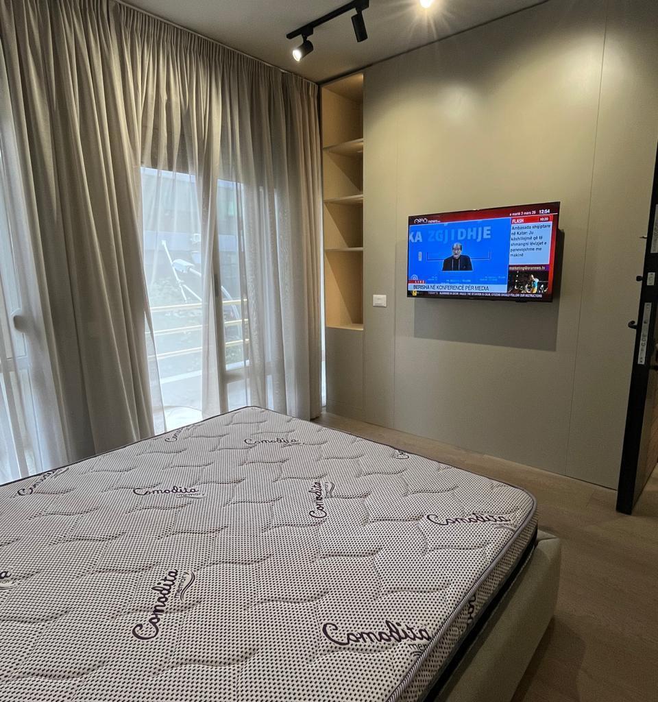 SHITEN 3 STUDIO PER AIRBNB, STACIONI I TRENIT