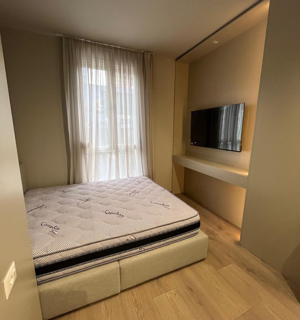 SHITEN 3 STUDIO PER AIRBNB, STACIONI I TRENIT