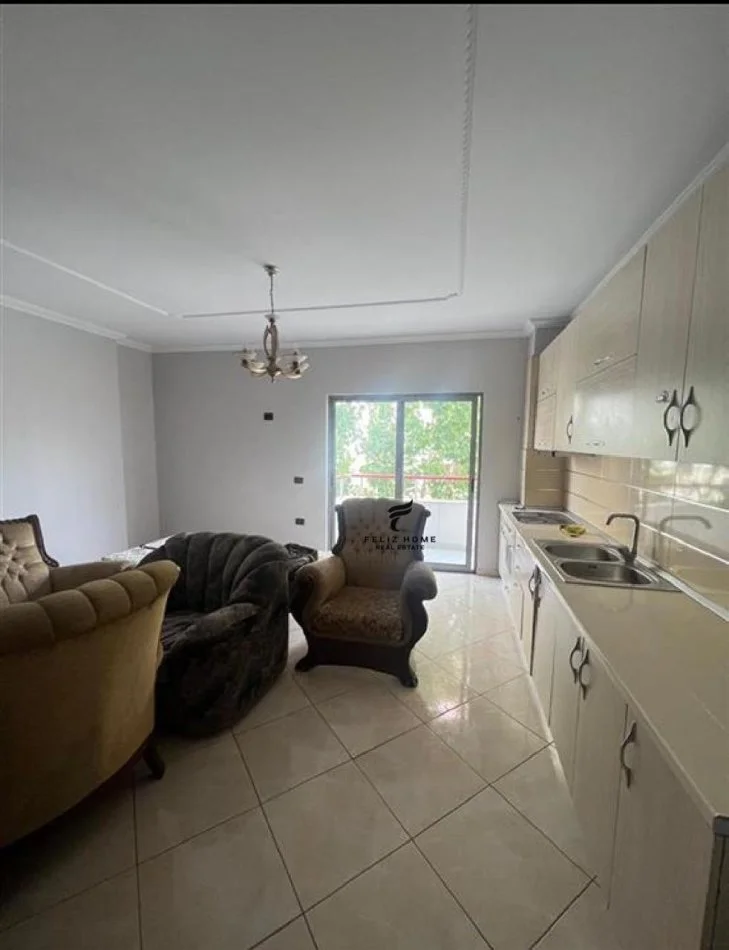 Tirane, jepet me qera apartament 2+1+Ballkon Kati 3, 90 m² 500 € (ASTIR)