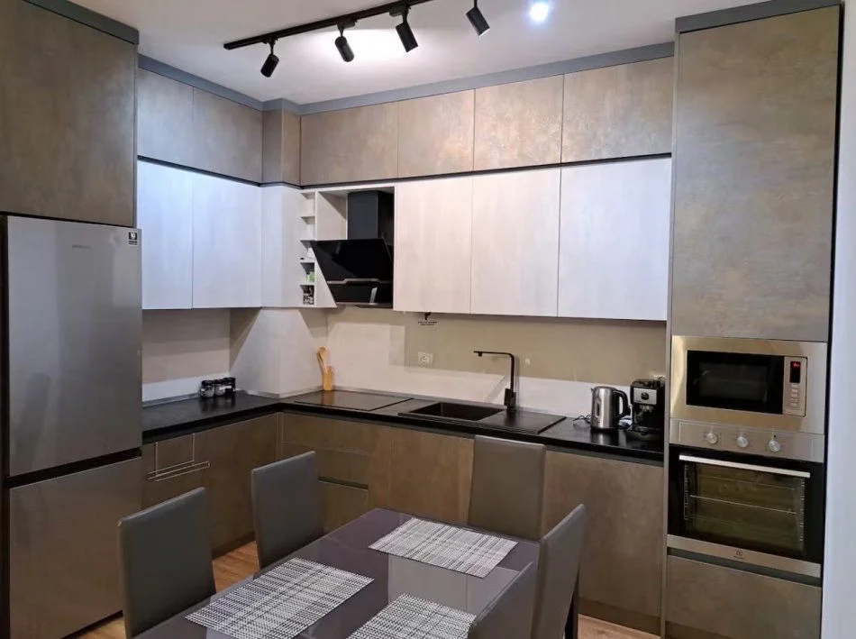 Tirane, affitto appartamento 2+1 Piano 8, 100 m² 1.250 € (PAZARI RI)