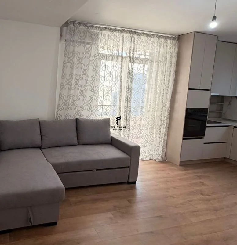 Tirane, jepet me qera apartament 1+1 Kati 5, 70 m² 650 € (BLLOKU)