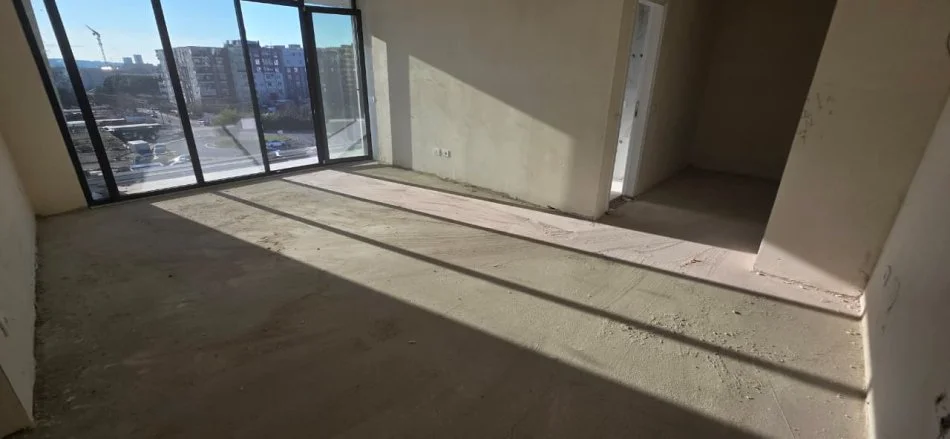 Tirane, affitto ufficio di 3 stanze, 100 m², 700 € (PORCELLANA)